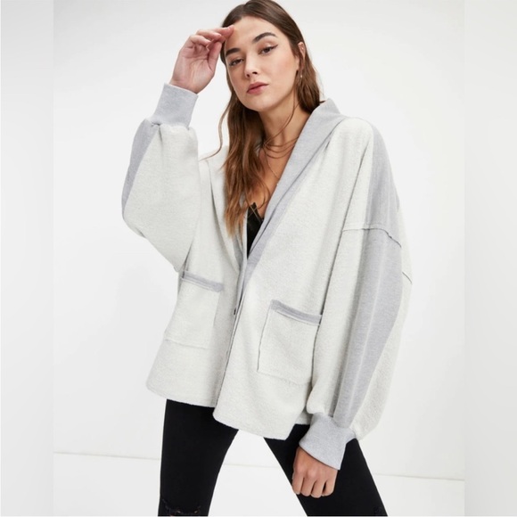 VICI Cardigan - Picture 3 of 7